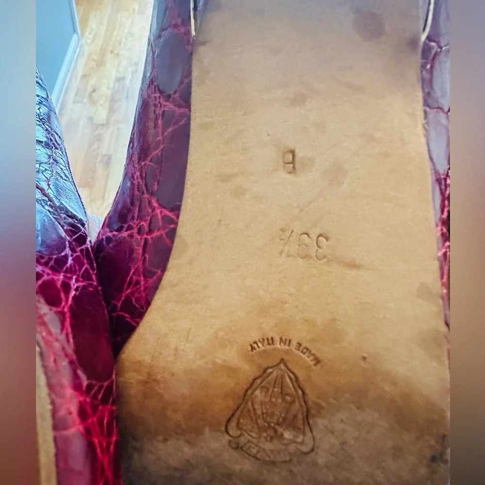 Gucci red Croc-Embossed Heels - Picture 6 of 6